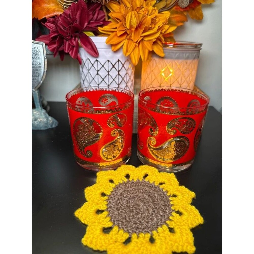 2 Vintage red paisley Culver rocks glasses
